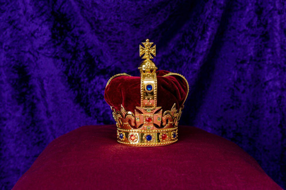 Who Wears the Ultimate Crown?  King here or everywhere?